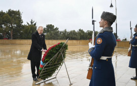 İlham Əliyev 20 Yanvar şəhidlərinin xatirəsini yad edib  FOTO