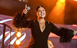 Qəza günü konsert verən Sibelcan tənqid olundu  "Nəyə gülürsən?..."