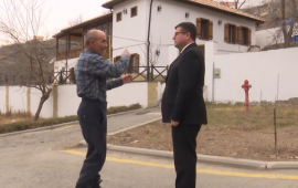 La&ccedil;ında ata m&uuml;lk&uuml;nə k&ouml;&ccedil;ən ailə indi də obyekti istəyir 