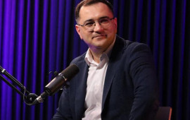 Elvin Dəmirli vəzifəsindən ayrıldı