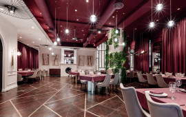 Bakıda gənc qız restoranda müştərini soydu