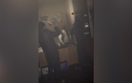 &ldquo;Yanğın zamanı bağlı olan qapı təxliyə &uuml;&ccedil;&uuml;n olmayıb&rdquo;  Rəsmi 