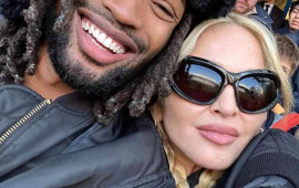 Madonnanın 29 yaşlı futbol&ccedil;u sevgilisi ilə RƏQSİ 