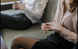 "Evə saqallı kişilər gəlirdi,17 illik ailəm bir ayda dağıldı" 