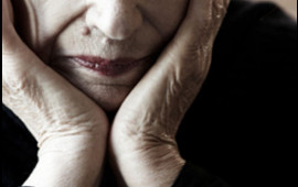 Evdə qadını yaşlandıran 5 amil: Bunları etməyin!