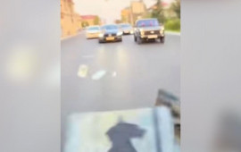 &ldquo;Avtoş&rdquo;luq edib pul səpdilər  həbs olundular 