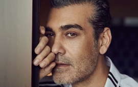 Saçlarını boyadıb, dişlərini düzəltdirdi, estetikli halı ilə tanınmaz halda 