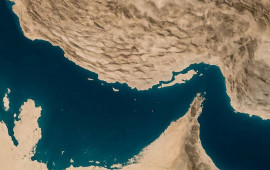 "H&ouml;rm&uuml;z boğazından ke&ccedil;ən b&uuml;t&uuml;n gəmilər vurulacaq"