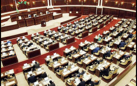 Milli Məclisdə Xocalı qurbanları yad edildi