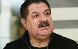 Ağadadaş Ağayev səhnədə "ƏSƏBİLƏŞDİ" 