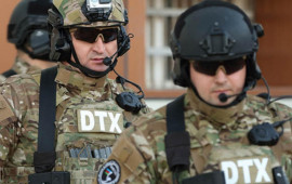 DTX xarici &ouml;lkəyə işləyən silahlı şəxsi saxladı